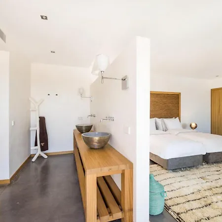 Felicia In Pittulongu 5 Bedrooms With Pool And Wifi オルビア